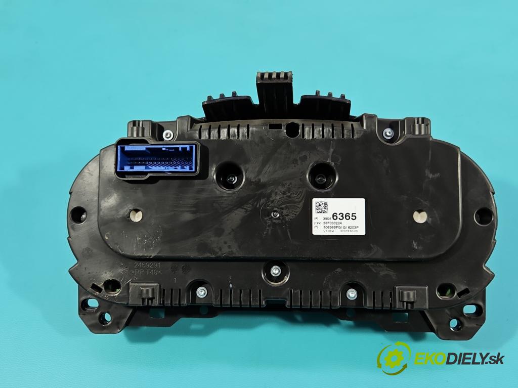 Opel Corsa E 2014-2019 1.4 16V 90 HP manual 66 kW 1398 cm3 5- prístrojovka/ budíky 39056365 (Prístrojová doska)