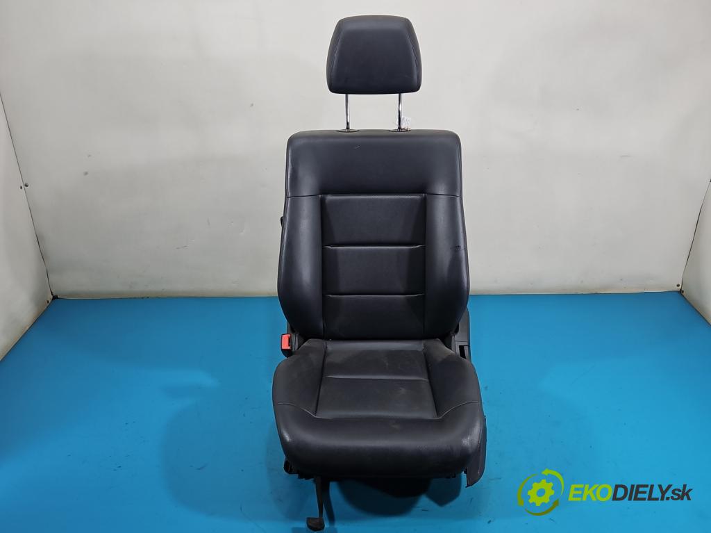Mercedes E W212 2009-2016 2.2 CDI 136hp automatic 100 kW 2143 cm3 4- Sedadlo levý  (Sedadlo)
