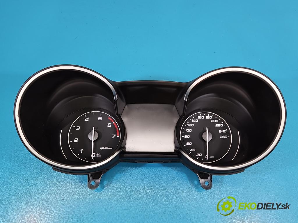 Alfa romeo Stelvio 2016- 2.0 T 280KM: automatic 206 kW 1995 cm3 5- prístrojovka/ budíky 50551317 (Prístrojová doska)