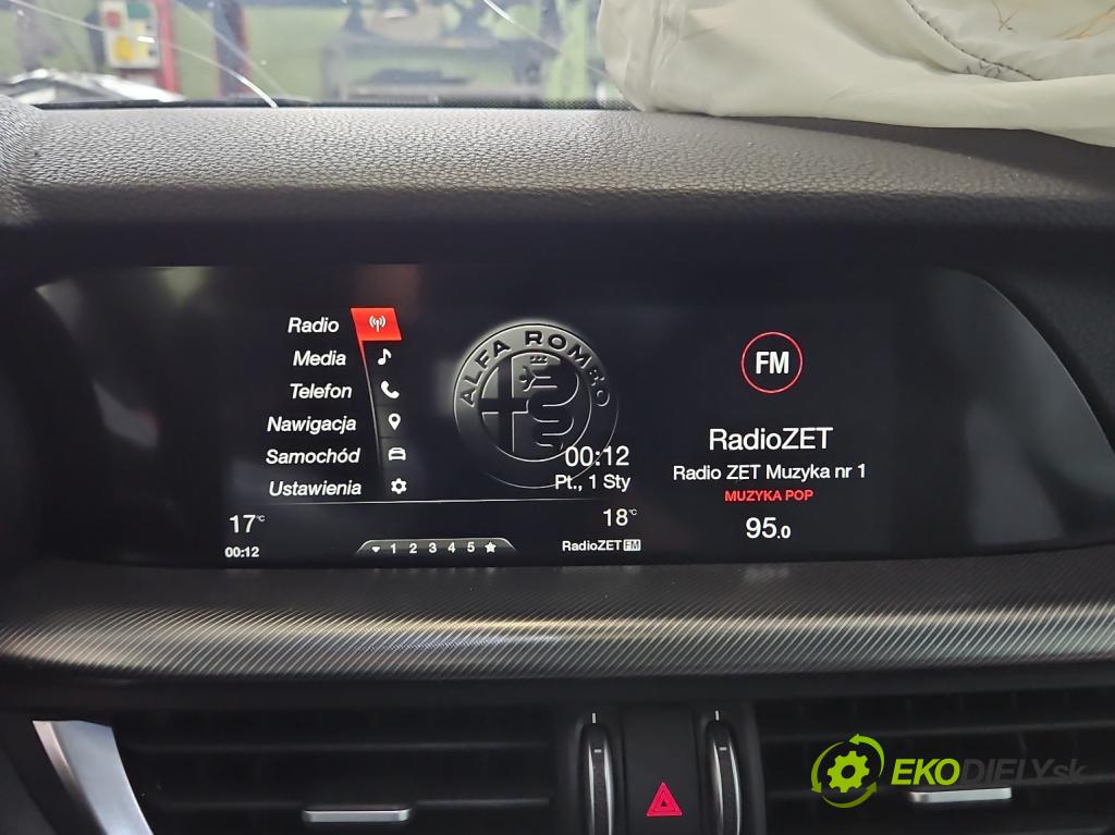 Alfa romeo Stelvio 2016- 2.0 T 280KM: automatic 206 kW 1995 cm3 5- Zobrazit: 503490010211 (Prístrojová doska)