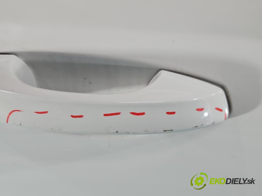 Skoda Fabia III 2014-2021 1.0 MPI 60 HP manual 44 kW 999 cm3 5- dvere predné pravé  (Kľučka dverí ostatné)