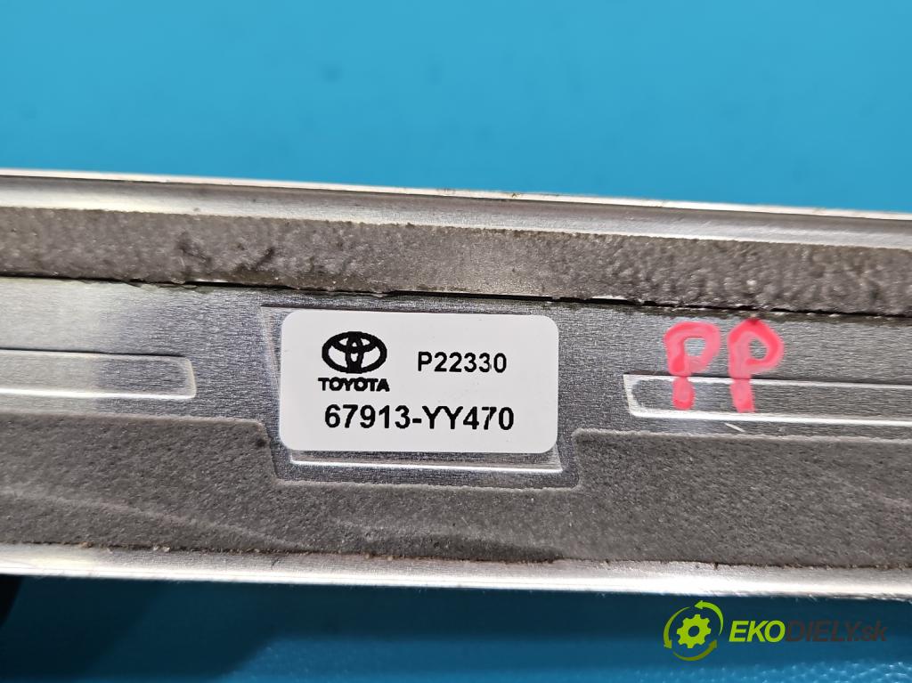 Toyota C-HR I 2016-2023 2.0 16V 152KM automatic 112 kW 1987 cm3 5- lišta ozdobná vnitŕní: 67913-YY470