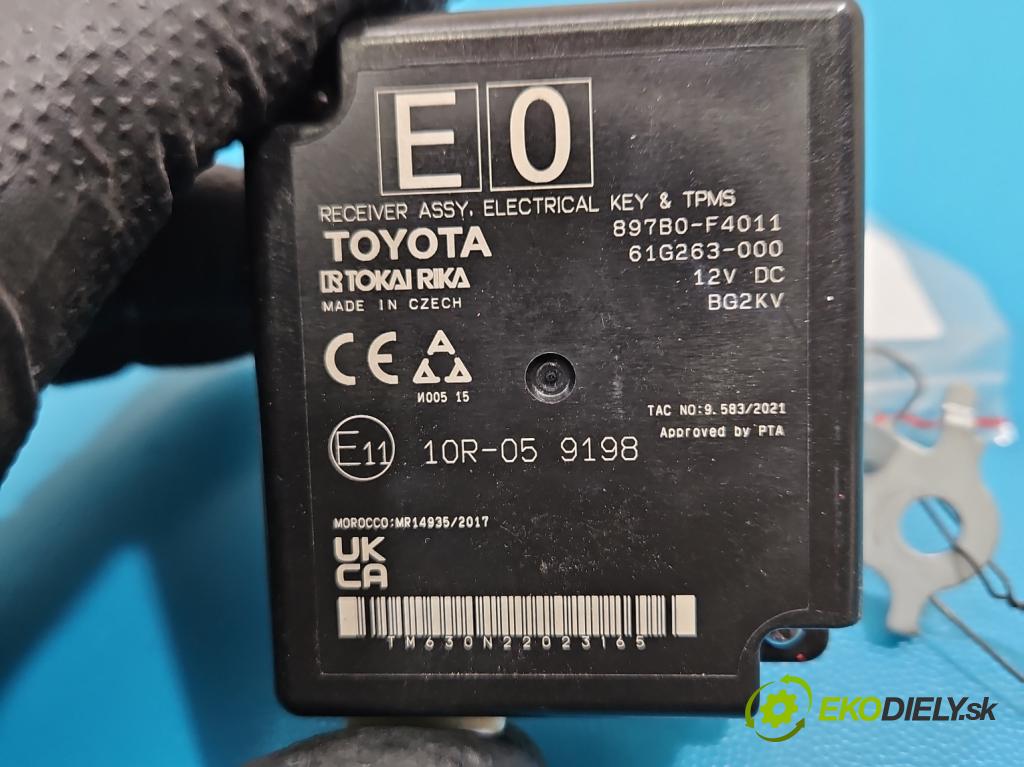 Toyota C-HR I 2016-2023 2.0 16V 152KM automatic 112 kW 1987 cm3 5- riadiaca jednotka ostatné 897B0-F4011