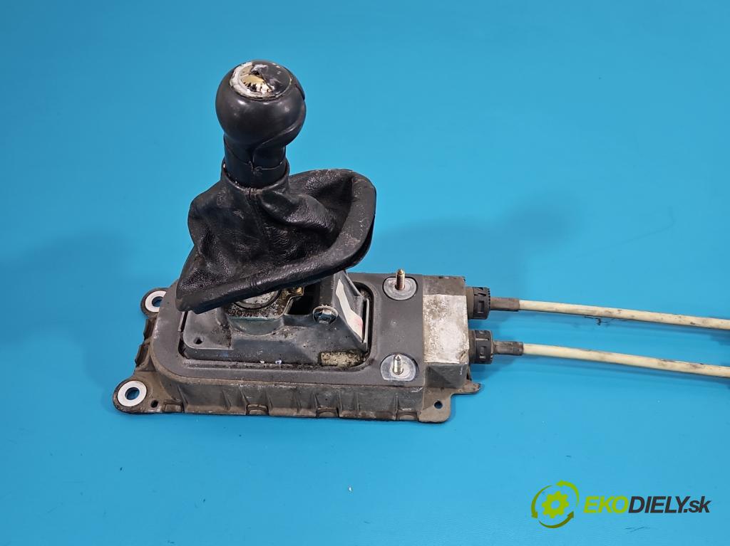 Vw Golf IV 1997-2003 1.9 tdi 116 HP manual 85 kW 1896 cm3 5- Páka: Změny: stupeň,rýchlosť 1J0711611A (Rýchlostná páka (kulisa))