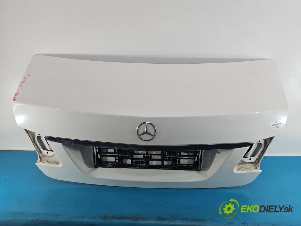Mercedes E W212 2009-2016 2.2 CDI 136hp automatic 100 kW 2143 cm3 4- zadní kufrové dveře  (Zadní kapota (kufr))