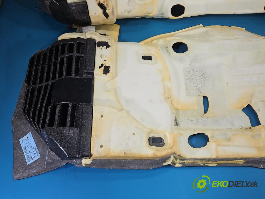 Honda Civic IX 2011-2017 1.8 16V 141 HP manual 104 kW 1798 cm3 5- koberec do auta ostatné
