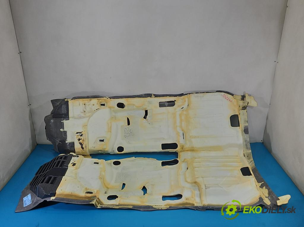 Honda Civic IX 2011-2017 1.8 16V 141 HP manual 104 kW 1798 cm3 5- koberec do auta ostatné