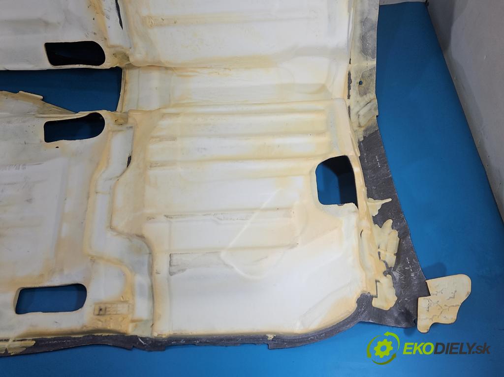 Honda Civic IX 2011-2017 1.8 16V 141 HP manual 104 kW 1798 cm3 5- koberec do auta ostatné