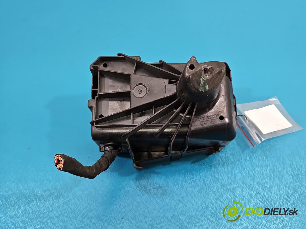 Skoda Fabia III 2014- 2021 1.0 MPI 60 HP manual 44 kW 999 cm3 5- skrinka poistka 6C0907361F (Poistková skrinka)