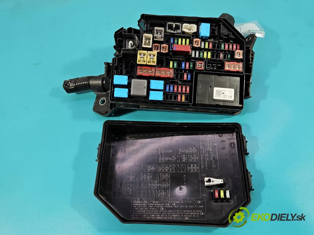 Toyota C-HR I 2016-2023 2.0 16V 152KM automatic 112 kW 1987 cm3 5- skříňka pojistková 82641-47050-A (Pojistková skříňka)