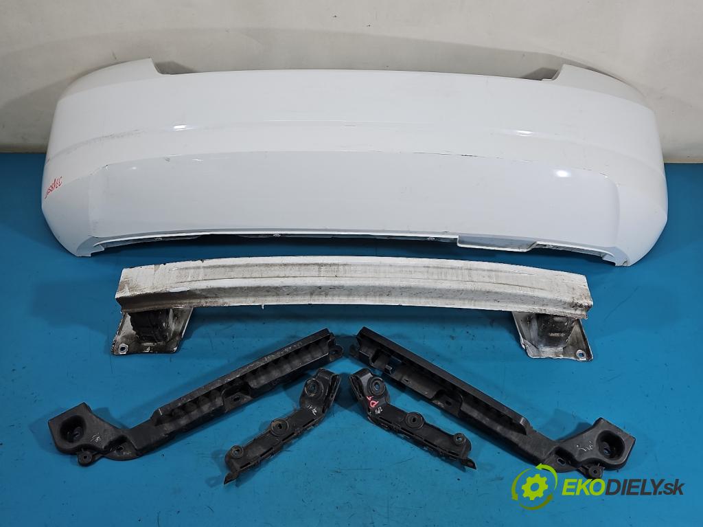 Skoda Fabia III 2014-2021 1.0 MPI 60 HP manual 44 kW 999 cm3 5- nárazník zadné  (Kľučka dverí ostatné)
