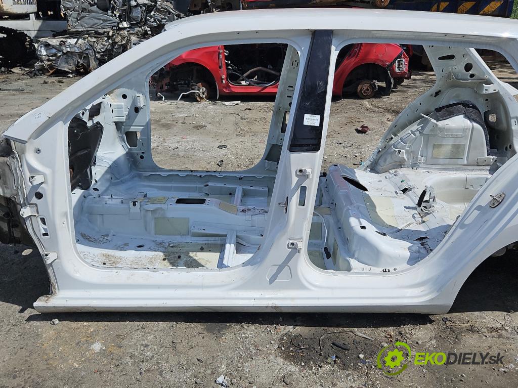 Skoda Fabia III 2014-2021 1.0 MPI 60 hp manual 44 kW 999 cm3 5- práh levý  (Karoserie ostatní)