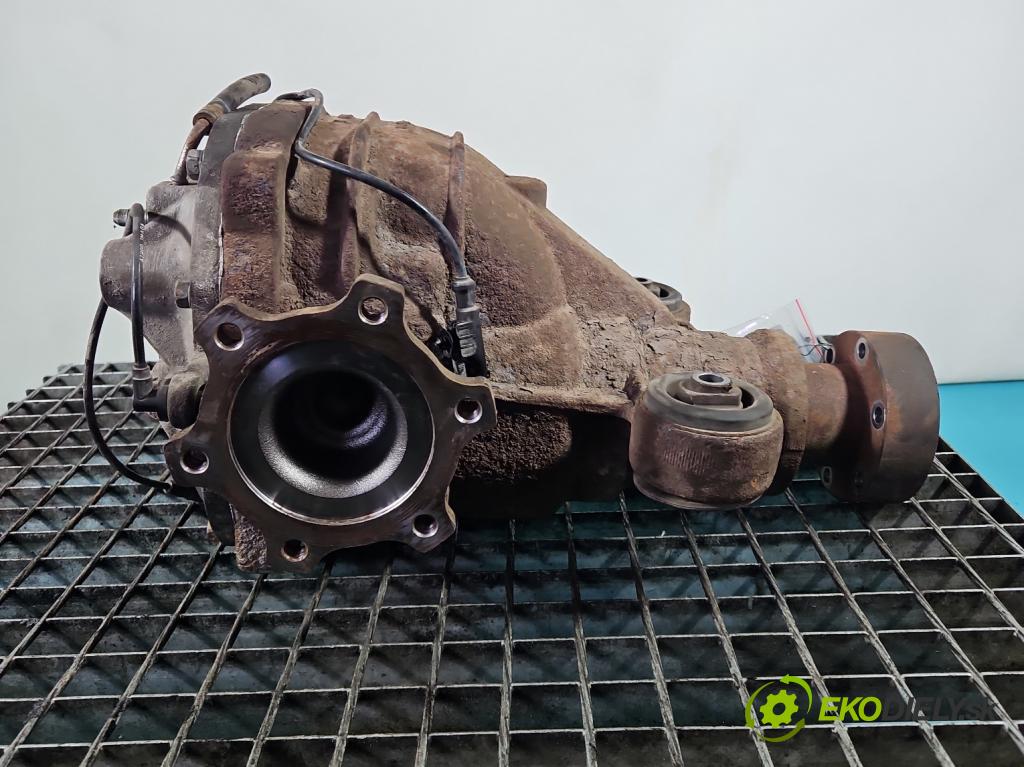 Infiniti FX II 2008-2017 5.0 V8 automatic 287 kW 5026 cm3 5- Most: zadní: