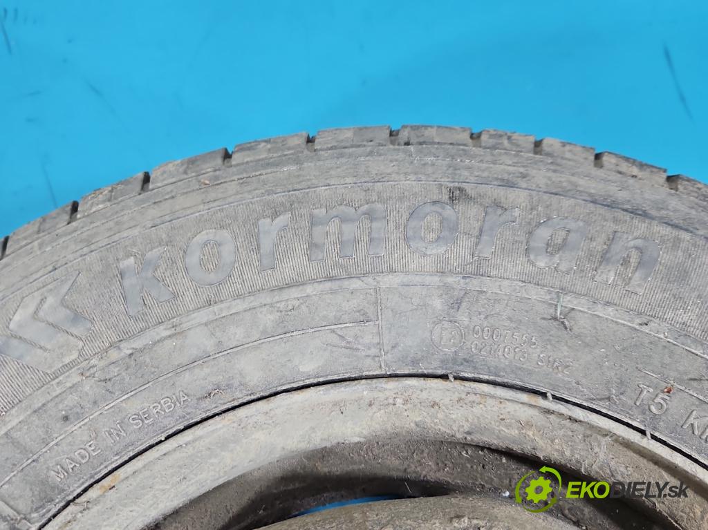 Mercedes KACZKA T1 W601 2.9d 98 hp manual 72 kW 2874 cm3 5- kolo 1 kusov