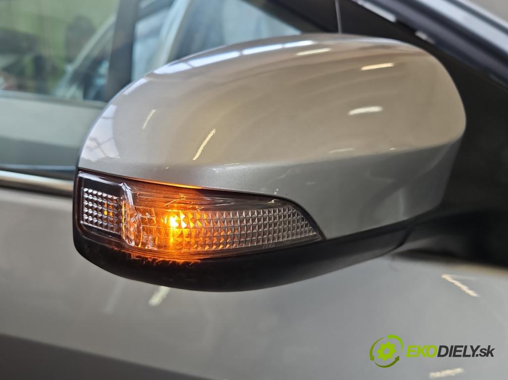 Toyota Corolla E16/E18  2013-2019 1.3 16V 99 HP manual 73 kW 1329 cm3 4- zrkadlo pravé  (Kľučka dverí ostatné)