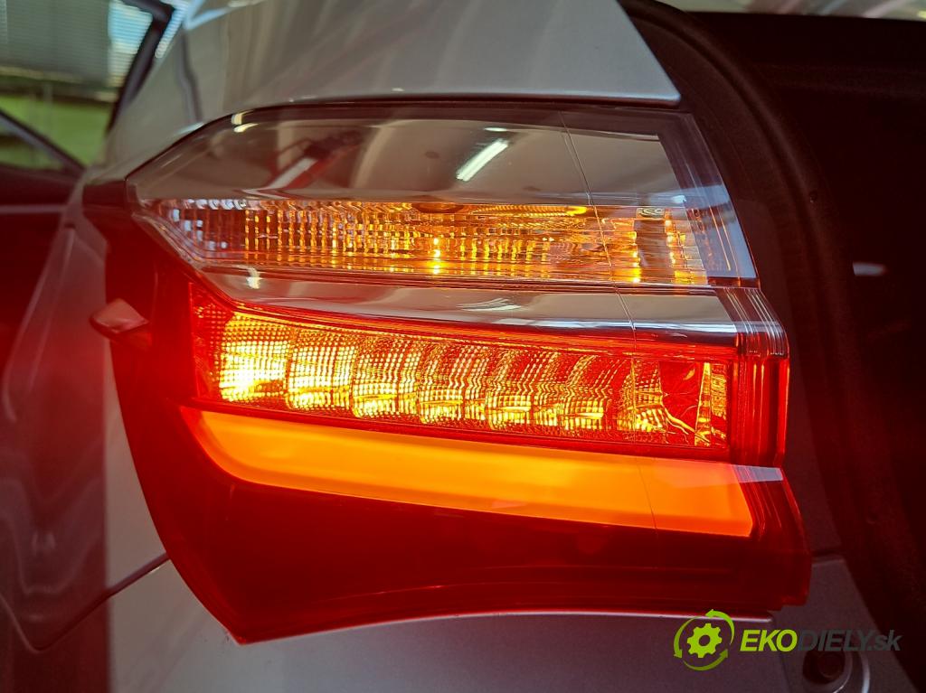 Toyota Corolla E16/E18  2013-2019 1.3 16V 99 hp manual 73 kW 1329 cm3 4- světlo zadní levé 81560-02A80 (Klika dveří ostatní)