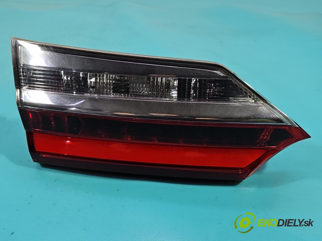 Toyota Corolla E16/E18  2013-2019 1.3 16V 99 HP manual 73 kW 1329 cm3 4- svetlo / reflektor zadné ľavé 81590-02A20 (Kľučka dverí ostatné)