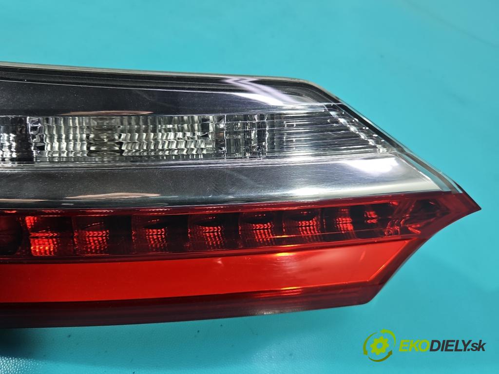 Toyota Corolla E16/E18  2013-2019 1.3 16V 99 HP manual 73 kW 1329 cm3 4- svetlo / reflektor zadné ľavé 81590-02A20 (Kľučka dverí ostatné)