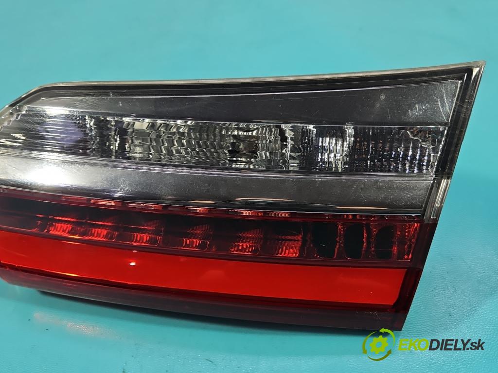 Toyota Corolla E16/E18  2013-2019 1.3 16V 99 HP manual 73 kW 1329 cm3 4- svetlo / reflektor zadné pravé 81580-02A30 (Kľučka dverí ostatné)