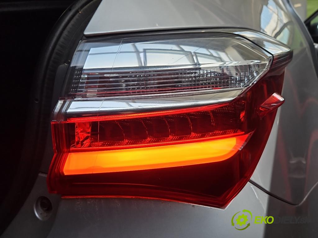 Toyota Corolla E16/E18  2013-2019 1.3 16V 99 HP manual 73 kW 1329 cm3 4- svetlo / reflektor zadné pravé 81550-02A80 (Kľučka dverí ostatné)
