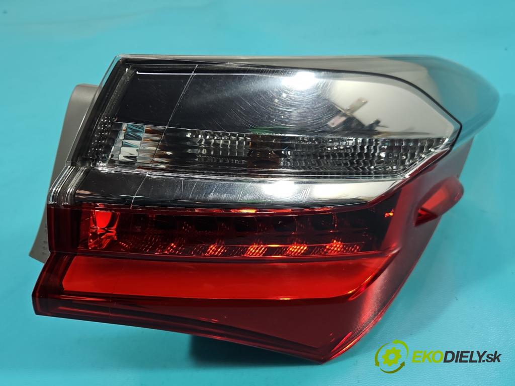 Toyota Corolla E16/E18 2013-2019 1.3 16V 99 HP manual 73 kW 1329 cm3 4- svetlo / reflektor zadné pravé 81550-02A80 (Kľučka dverí ostatné)