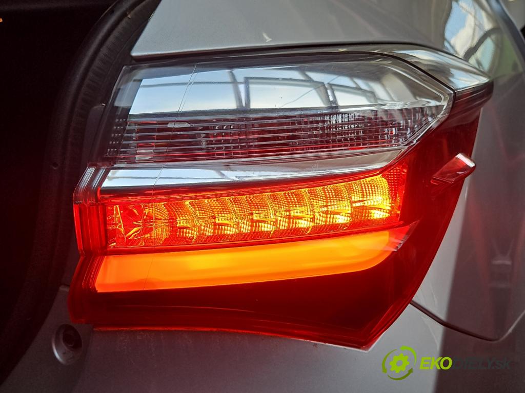 Toyota Corolla E16/E18 2013-2019 1.3 16V 99 HP manual 73 kW 1329 cm3 4- svetlo / reflektor zadné pravé 81550-02A80 (Kľučka dverí ostatné)