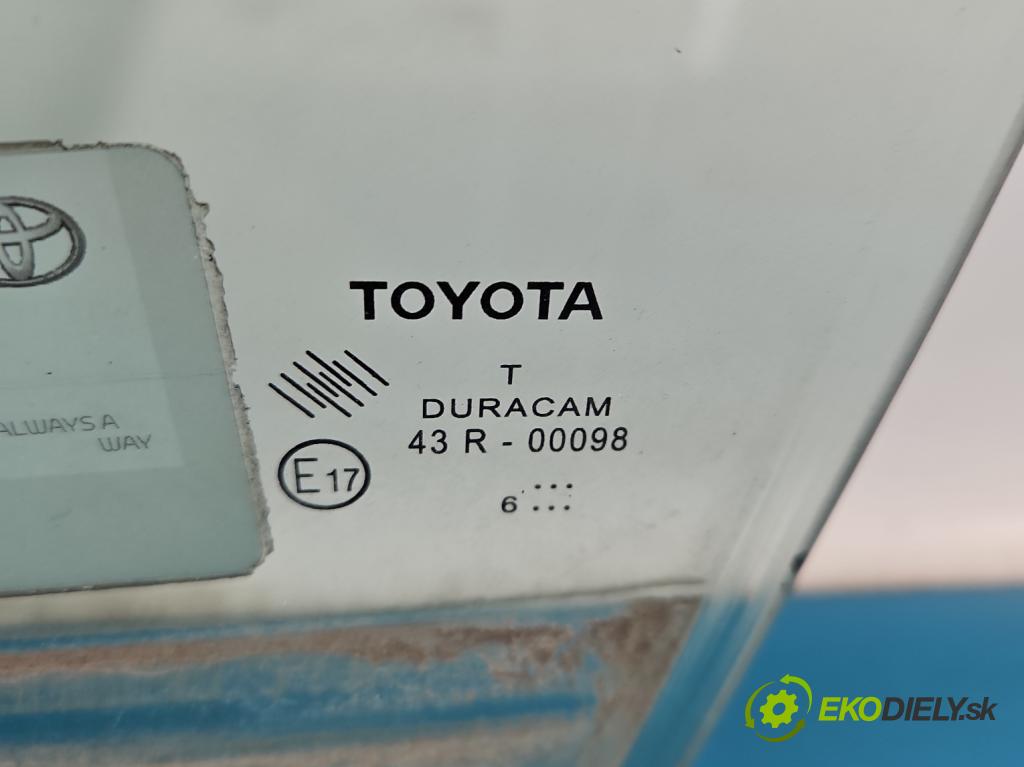 Toyota Corolla E16/E18 2013-2019 1.3 16V 99 HP manual 73 kW 1329 cm3 4- sklo dvere predné ľavé