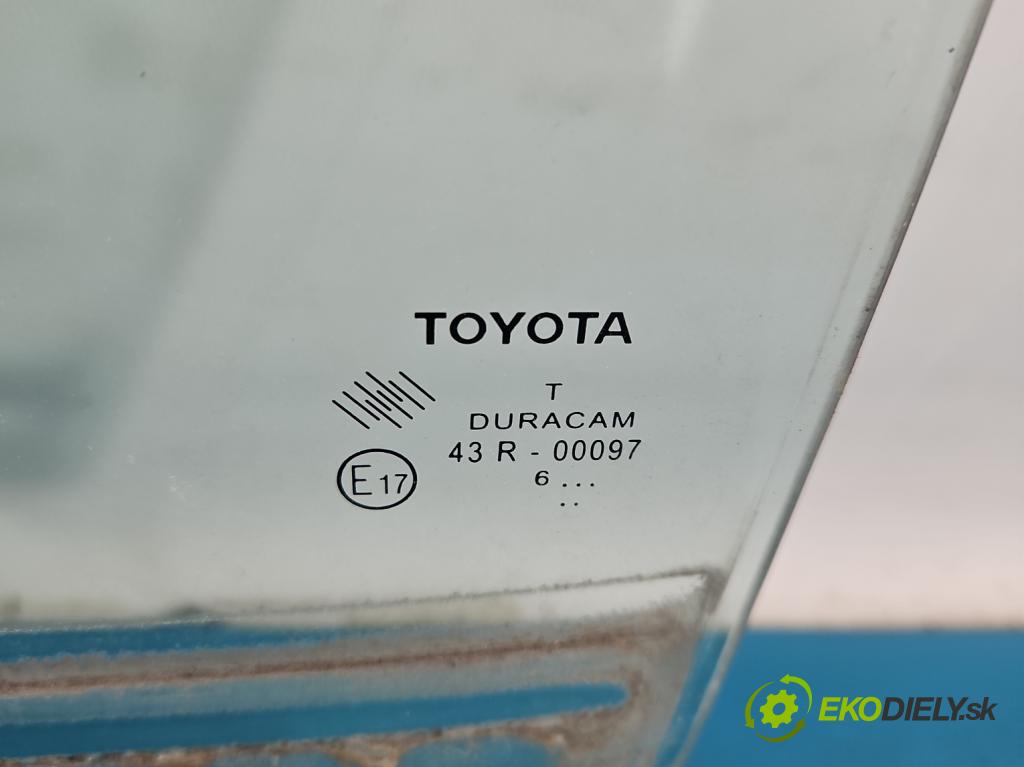 Toyota Corolla E16/E18 2013-2019 1.3 16V 99 HP manual 73 kW 1329 cm3 4- sklo dvere zadné ľavé