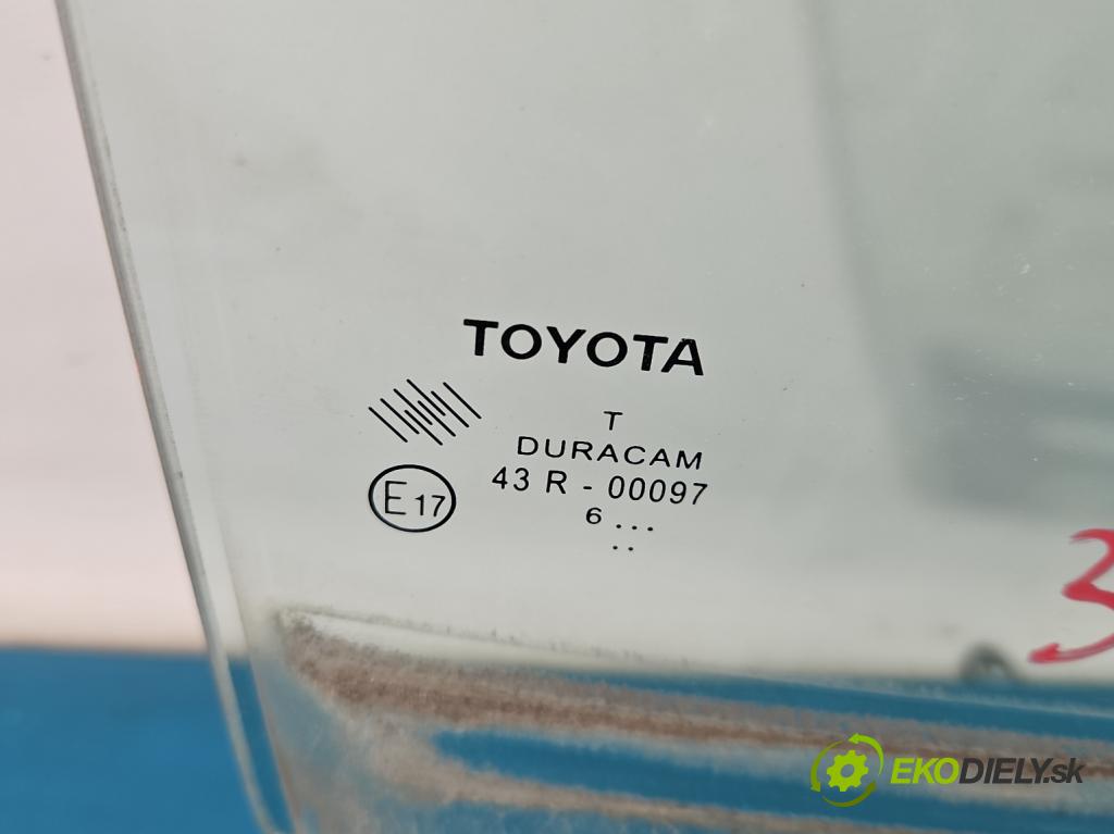 Toyota Corolla E16/E18  2013-2019 1.3 16V 99 HP manual 73 kW 1329 cm3 4- sklo dvere zadné pravé