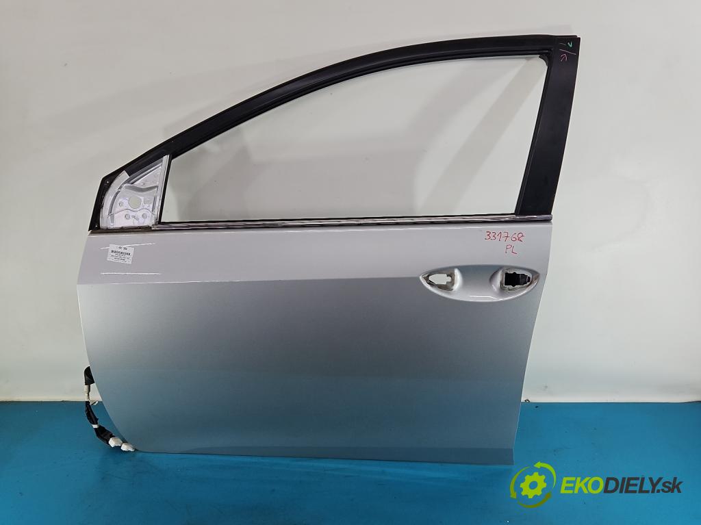 Toyota Corolla E16/E18  2013-2019 1.3 16V 99 HP manual 73 kW 1329 cm3 4- dvere predné ľavé  (Kľučka dverí ostatné)
