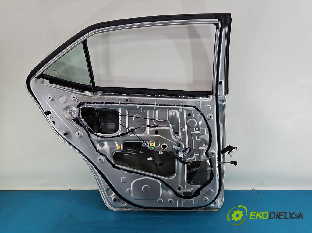 Toyota Corolla E16/E18  2013-2019 1.3 16V 99 HP manual 73 kW 1329 cm3 4- dvere zadné ľavé  (Kľučka dverí ostatné)