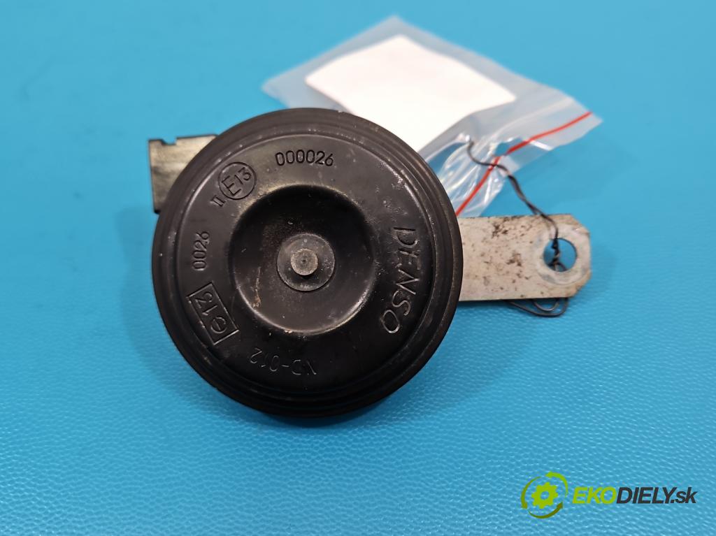 Toyota Corolla E16/E18 2013-2019 1.3 16V 99 HP manual 73 kW 1329 cm3 4- Klakson: 86510-02130