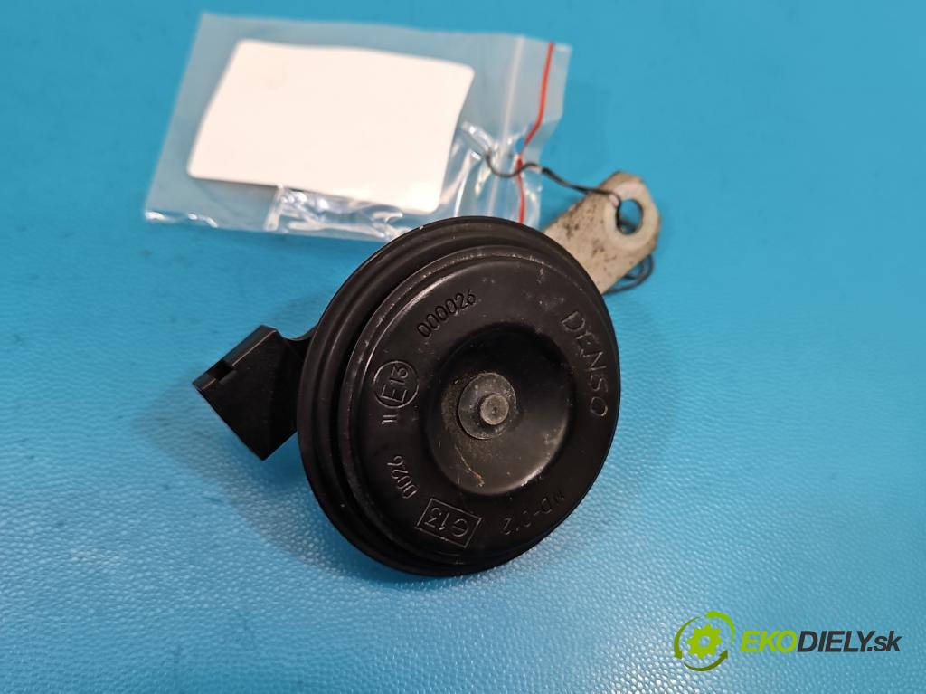 Toyota Corolla E16/E18  2013-2019 1.3 16V 99 HP manual 73 kW 1329 cm3 4- Klakson: 86510-02130