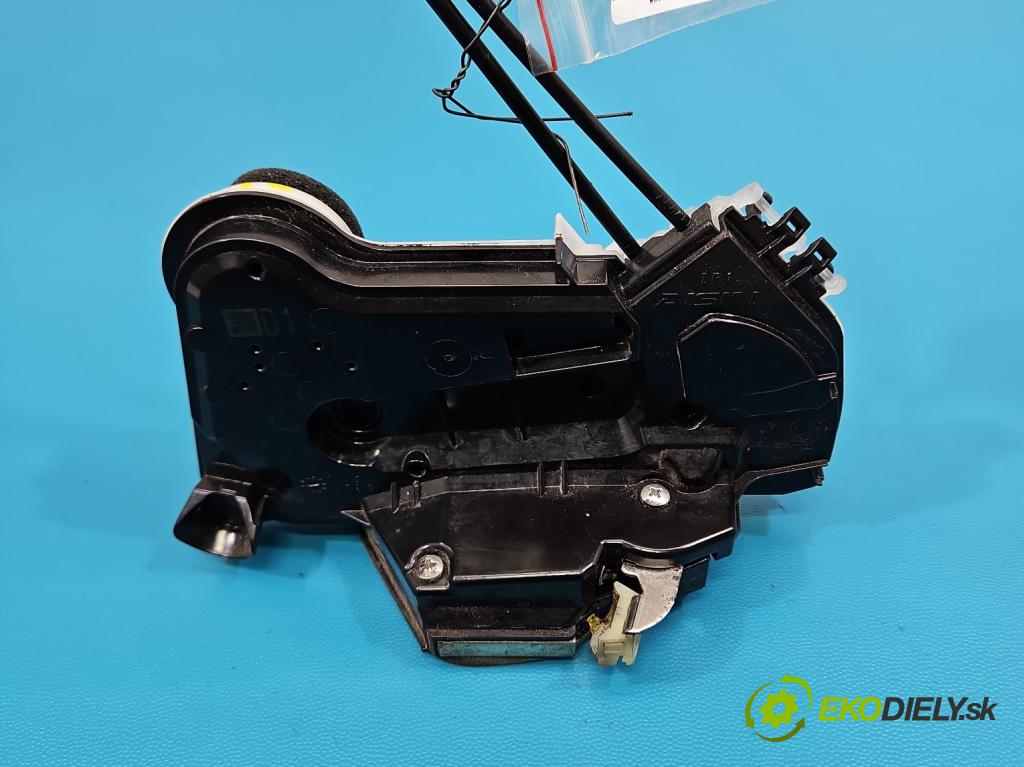 Toyota Corolla E16/E18  2013-2019 1.3 16V 99 HP manual 73 kW 1329 cm3 4- zámok predné pravý