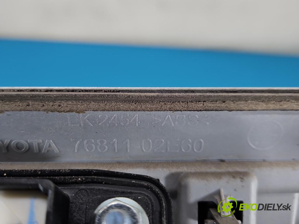 Toyota Corolla E16/E18  2013-2019 1.3 16V 99 hp manual 73 kW 1329 cm3 4- klika kufrových dveří zadní 76811-02E60
