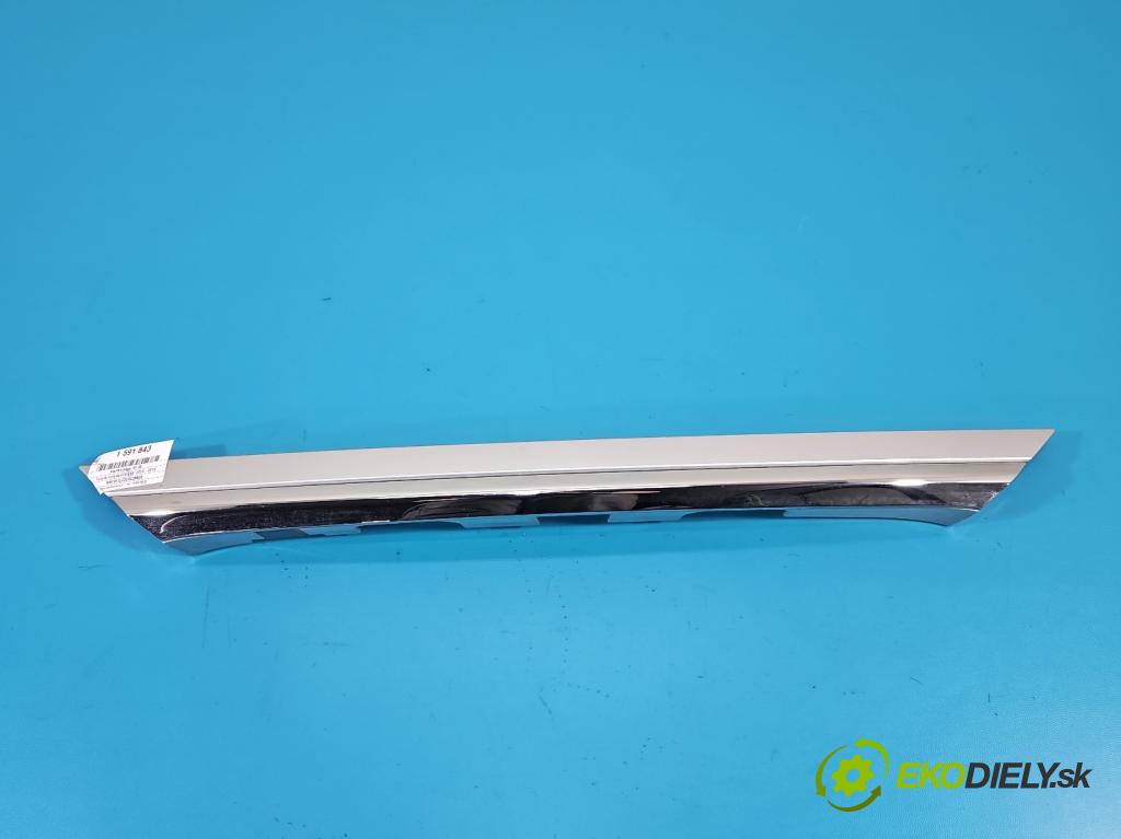 Toyota Corolla E16/E18  2013-2019 1.3 16V 99 HP manual 73 kW 1329 cm3 4- rukoväť kufrové dvere zadné 76811-02E60