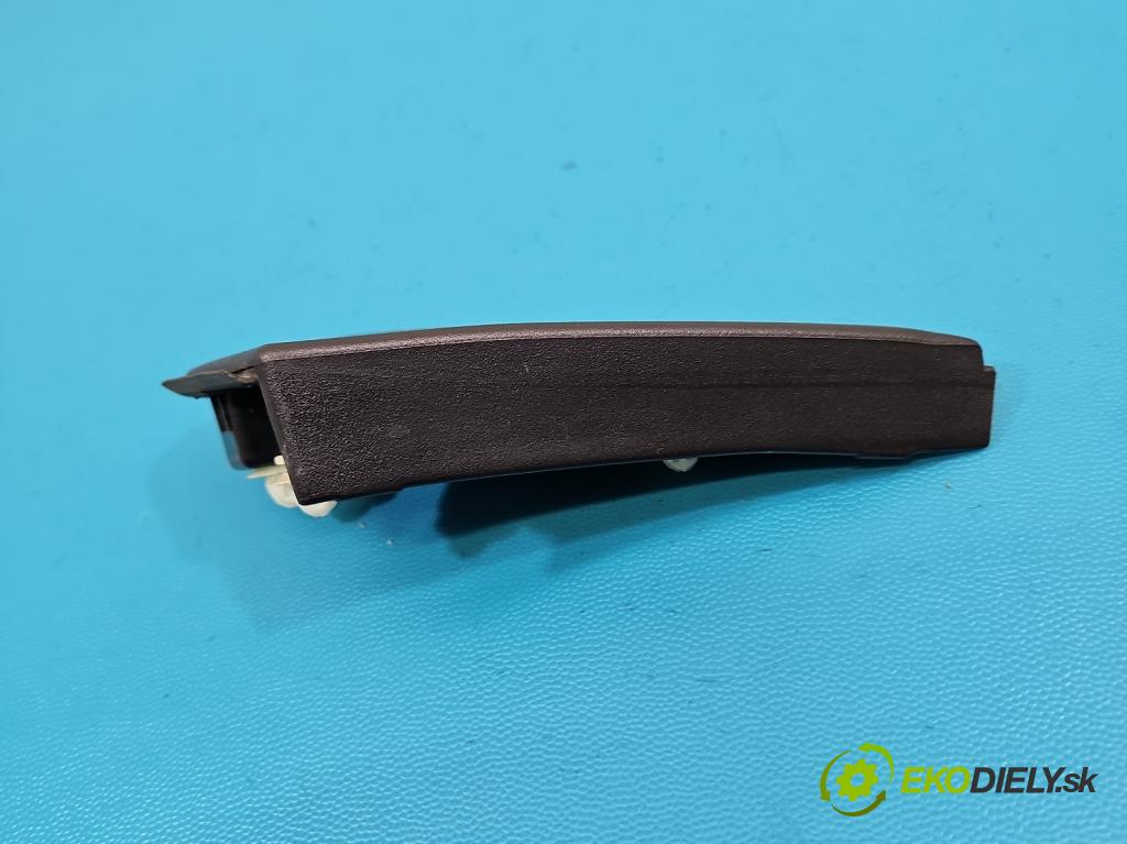 Toyota Corolla E16/E18  2013-2019 1.3 16V 99 HP manual 73 kW 1329 cm3 4- lišta blatník predné ľavé 104091A1