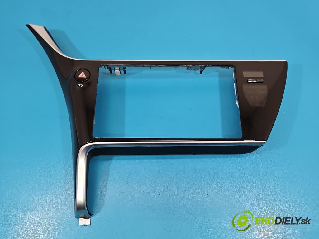 Toyota Corolla E16/E18  2013-2019 1.3 16V 99 hp manual 73 kW 1329 cm3 4- rameček rádia 83910-02200