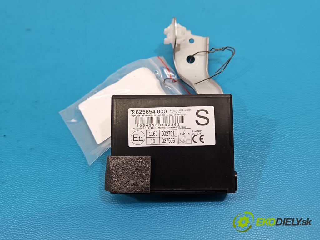 Toyota Corolla E16/E18  2013-2019 1.3 16V 99 HP manual 73 kW 1329 cm3 4- riadiaca jednotka ostatné 89780-02160