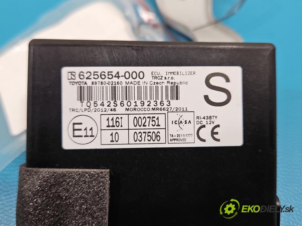 Toyota Corolla E16/E18  2013-2019 1.3 16V 99 HP manual 73 kW 1329 cm3 4- riadiaca jednotka ostatné 89780-02160