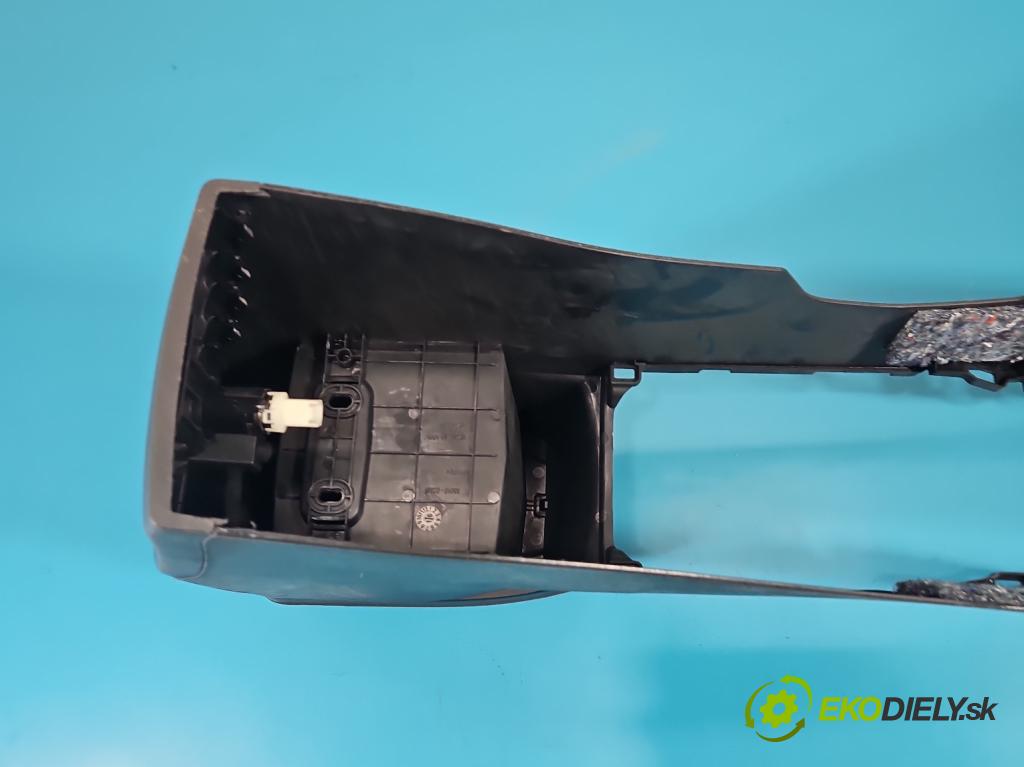 Toyota Corolla E16/E18  2013-2019 1.3 16V 99 HP manual 73 kW 1329 cm3 4- operadlo 58910-02350 (Lakťová opierka)