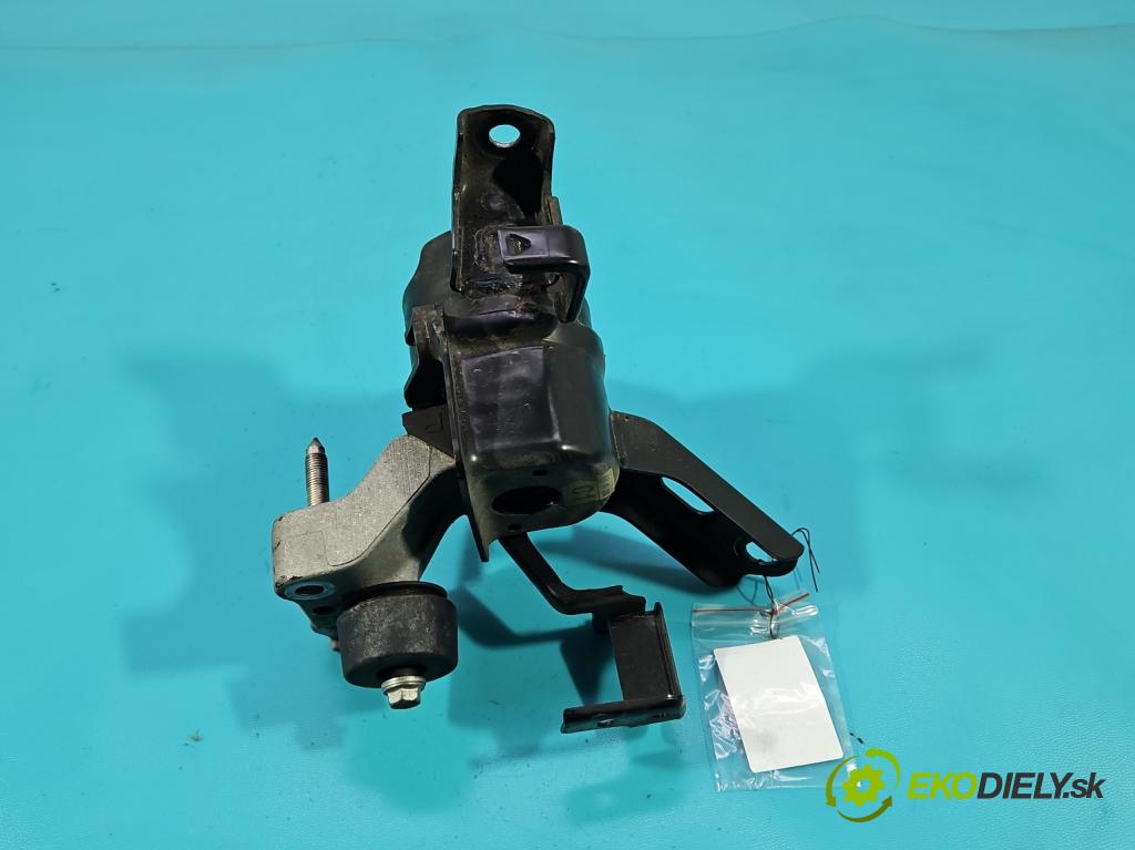 Toyota Corolla E16/E18  2013-2019 1.3 16V 99 HP manual 73 kW 1329 cm3 4- airbag motora  (Držiak motora)