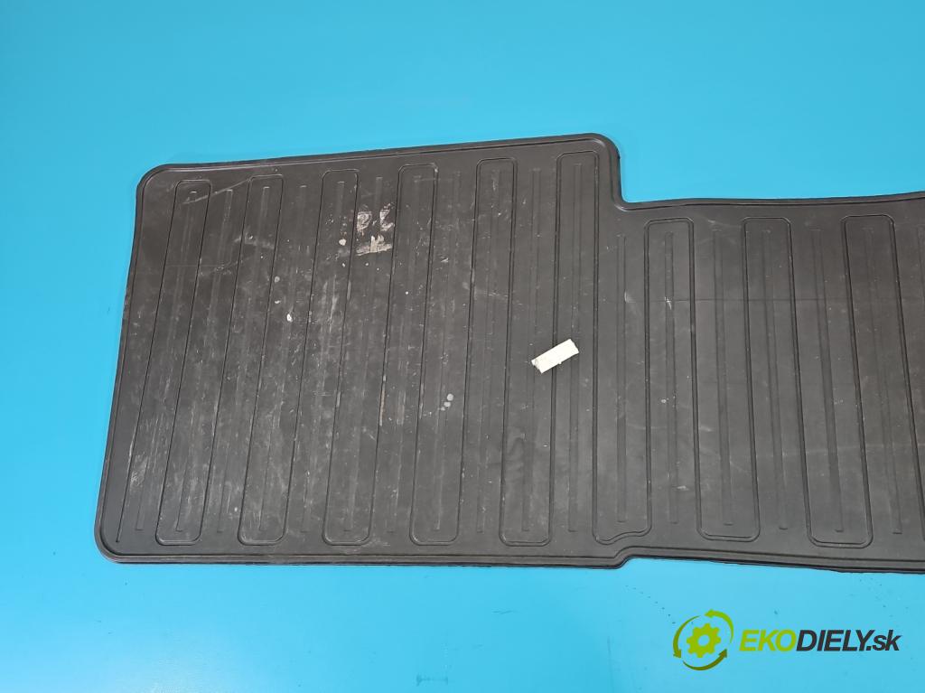 Toyota Corolla E16/E18 2013-2019 1.3 16V 99 HP manual 73 kW 1329 cm3 4- Koberce: PZ49K-E3352-RJ