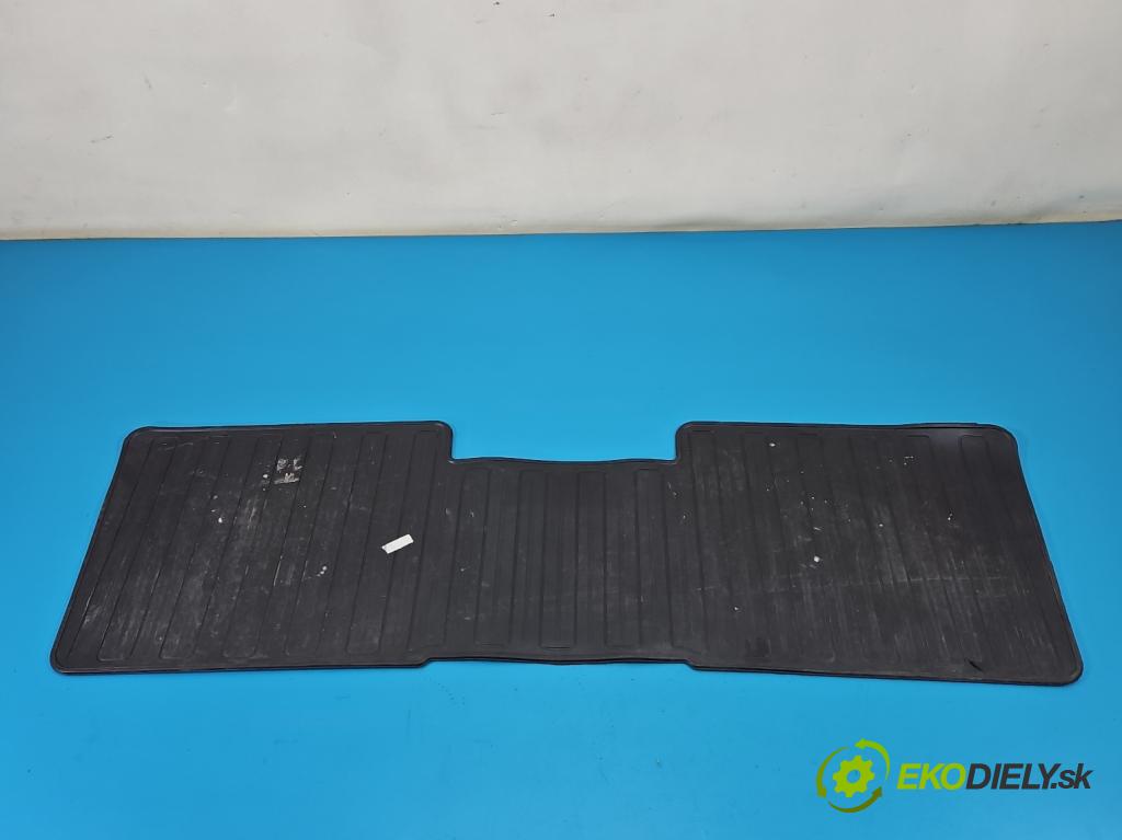 Toyota Corolla E16/E18 2013-2019 1.3 16V 99 HP manual 73 kW 1329 cm3 4- Koberce: PZ49K-E3352-RJ