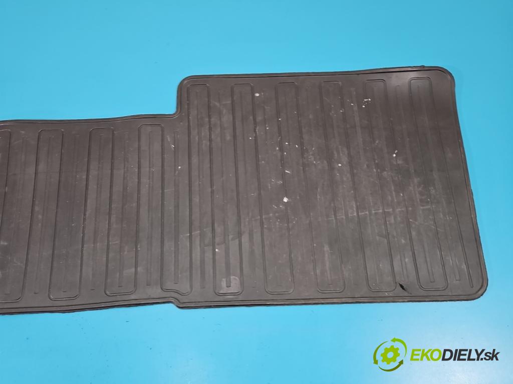 Toyota Corolla E16/E18 2013-2019 1.3 16V 99 HP manual 73 kW 1329 cm3 4- Koberce: PZ49K-E3352-RJ