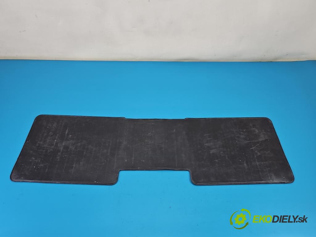 Toyota Corolla E16/E18 2013-2019 1.3 16V 99 HP manual 73 kW 1329 cm3 4- Koberce: PZ49K-E3352-RJ