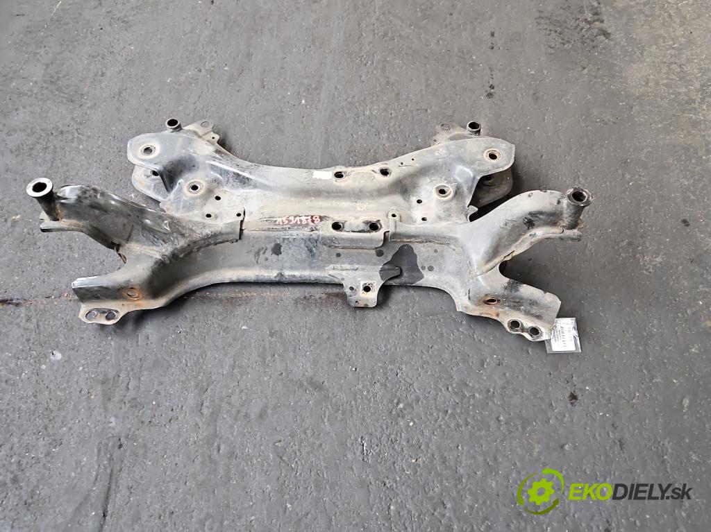 Toyota Corolla E16/E18  2013-2019 1.3 16V 99 HP manual 73 kW 1329 cm3 4- výstuha motora 