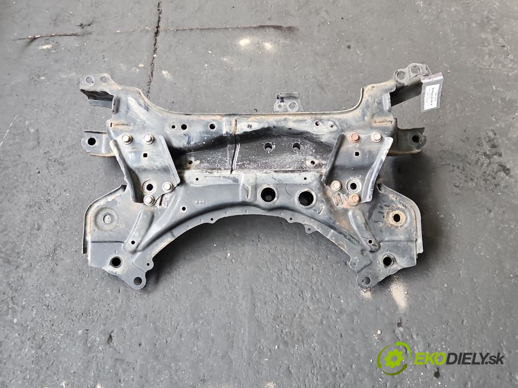 Toyota Corolla E16/E18  2013-2019 1.3 16V 99 hp manual 73 kW 1329 cm3 4- výztuha motoru