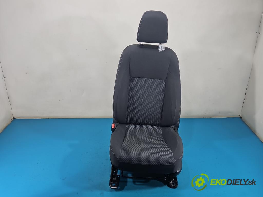 Toyota Corolla E16/E18  2013-2019 1.3 16V 99 HP manual 73 kW 1329 cm3 4- Sedačka ľavý  (Sedadlo)