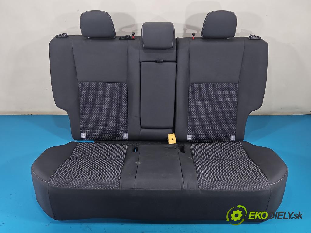 Toyota Corolla E16/E18  2013-2019 1.3 16V 99 HP manual 73 kW 1329 cm3 4- Pohovka: zadné  (Sedadlo)